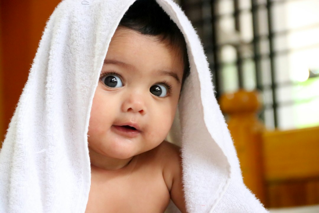 girl covered with white towel UvZzgPeDl60 jpg